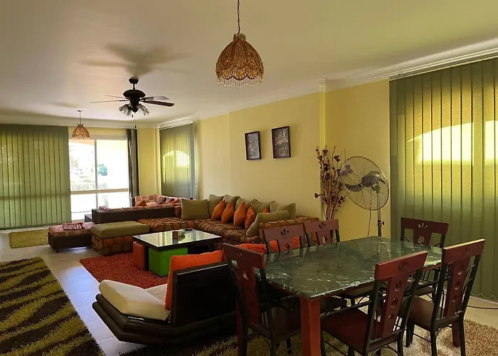 La Vista 5 Beachfront 265m Luxury * Ain Suchna